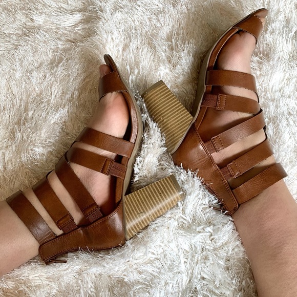 Cognac brown strappy block heel sandals - Picture 2 of 4